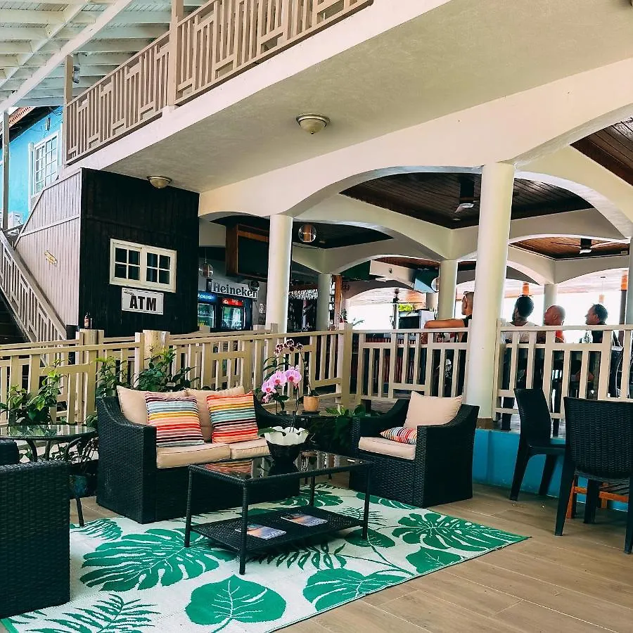 מלון נגריל The Boardwalk Village